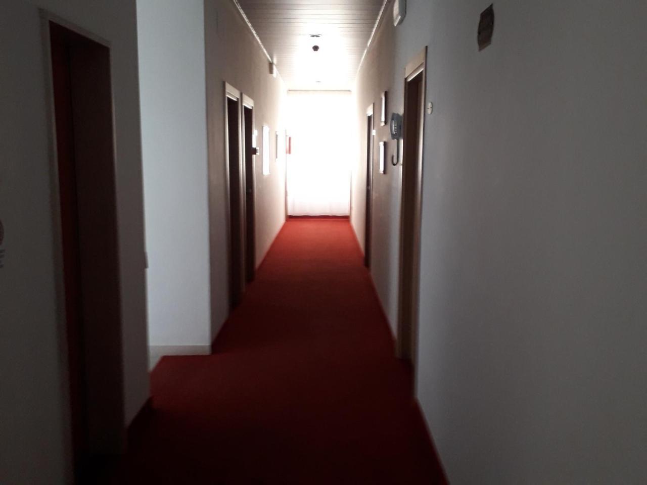 Hotel Lora Rimini Bagian luar foto